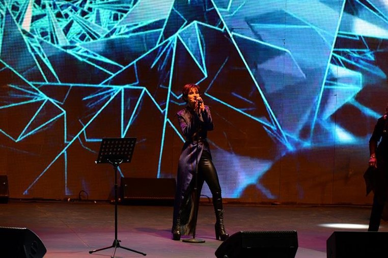 Emma Shapplin at Ehden